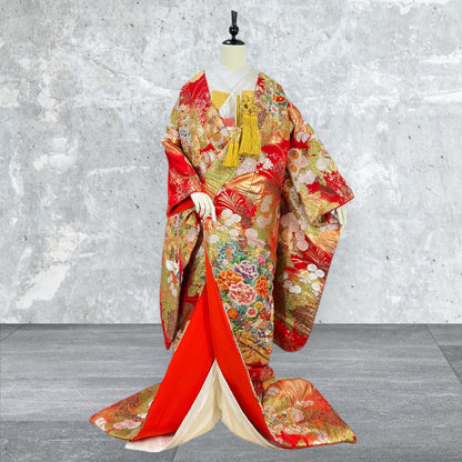 色打掛レンタル フルセット 赤地金彩草花刺繍文 032
