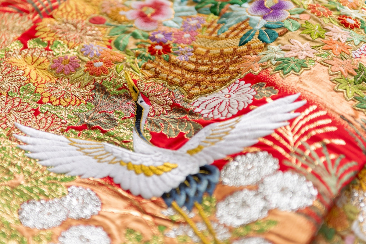 色打掛レンタル フルセット 赤地金彩草花刺繍文 032