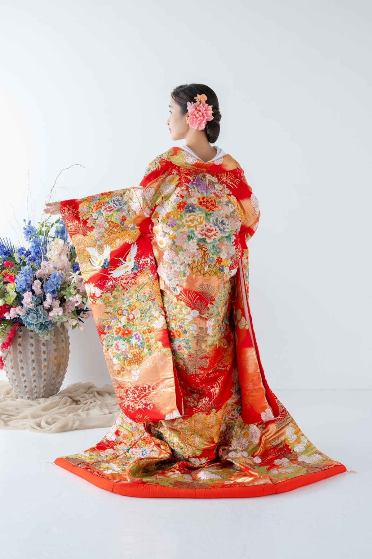 色打掛レンタル フルセット 赤地金彩草花刺繍文 032